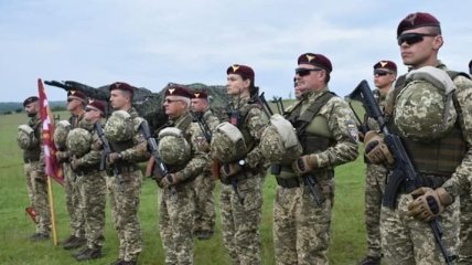 Во Львовской области проходят учения десантников из Украины и США