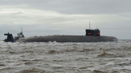 Підводний човен "Бєлгород" вийшов на маневри, але загрози не становить