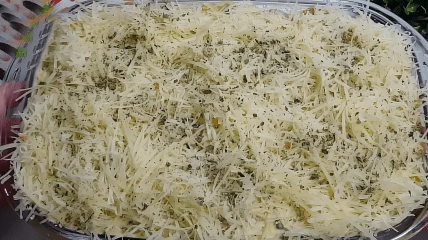 Картопляна запіканка з сосисками та сиром