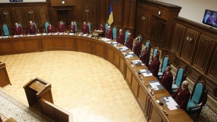 Конституционный Суд продолжает работать над выборами в Киеве 