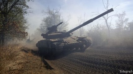 Из-за взрыва танка пострадали трое украинских военных