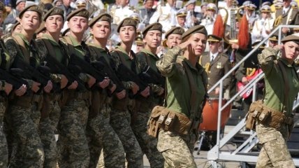 Девушки с сентября 2019 года смогут учиться в военных лицеях и вузах