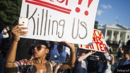 В США прошли протесты против насилия со стороны полицейских