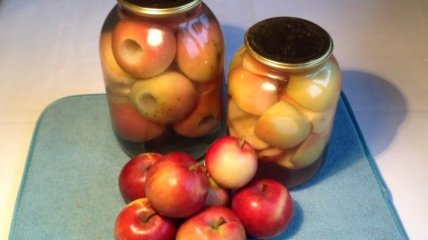 Як смачно замаринувати яблука на зиму будинки в банках