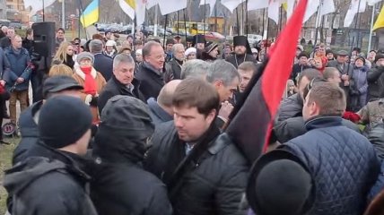 В Одессе во время открытия памятника Небесной Сотни произошла стычка