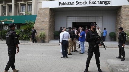 В Пакистане боевики напали на фондовую биржу, есть погибшие
