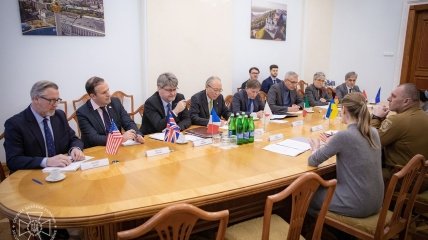 Глава СБУ встретился с послами G7: обсуждали слежку за Bihus.info и не только
