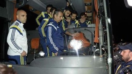 В Турции обстреляли автобус с футболистами "Фенербахче"