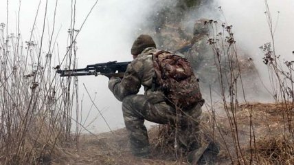 На Донбассе боевики девять раз обстреляли позиции ООС, двое военных ранены 