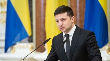 Зеленский ответил на слухи о "связях" с Аваковым