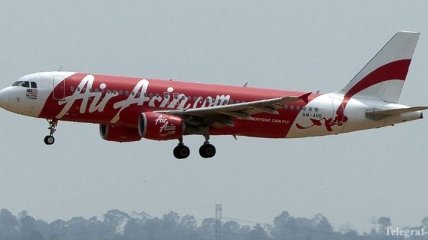 В районе поиска лайнера AirAsia обнаружены подозрительные объекты
