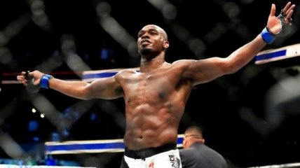 Чемпион UFC Джон Джонс арестован