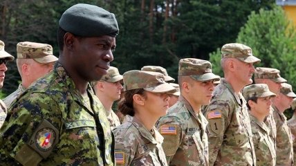 Военные ВС США получили повышения во Львовской области