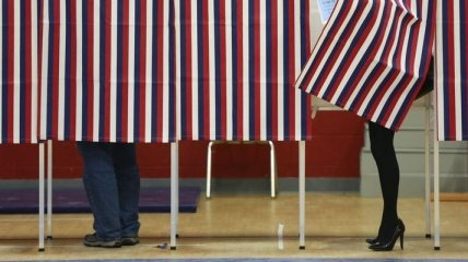 Выборы в США: двое республиканцев сняли свои кандидатуры