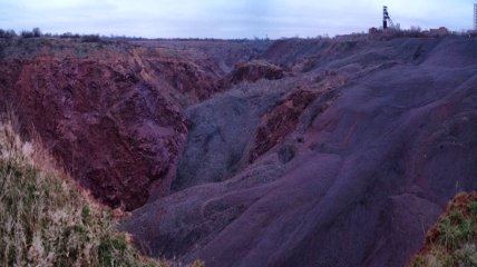 Величезні провали під шахтами
