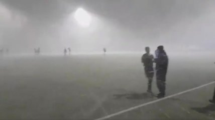 Футбольный матч в Исландии был прерван из-за снежной бури (Видео)