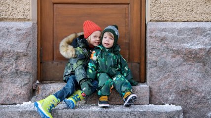 Як одягати взимку дітей різного віку: поради для холодної та теплої зим