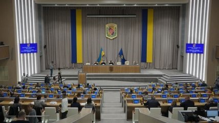 По 100 млн на ТрО и медицину: Полтавский облсовет принял ряд решений