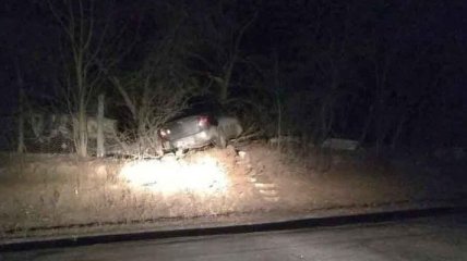 Ночное ДТП: В Винницкой области водитель-подросток въехал в дерево, погиб человек