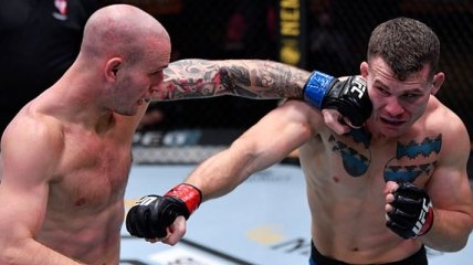 Боец UFC градом ударов нокаутировал соперника (видео)