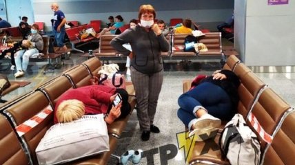 Самолет из Турции не смог приземлиться в харьковском аэропорту: туристы раскрыли новые детали