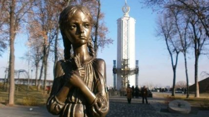 Байден вшанував жертв Голодомору та прирівняв дії путіна до сталінських репресій: подробиці