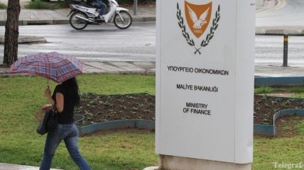 Министр финансов Кипра сам ушел в отставку