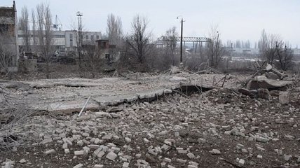 В Николаеве взорвали старую 100-метровую трубу котельной (Видео)