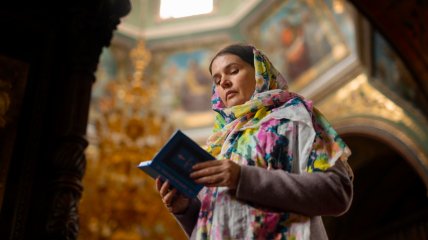 У цей день віряни моляться в храмі