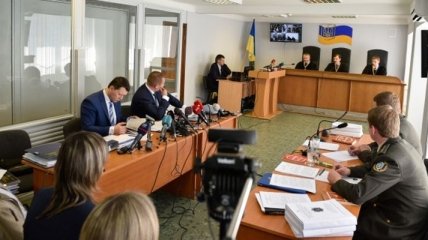 Госизмена Януковича: суд допрашивает Ельченко (онлайн)