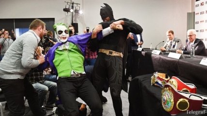 Бэтмен, Джокер и другие фото пресс-конференции Кличко - Фьюри 