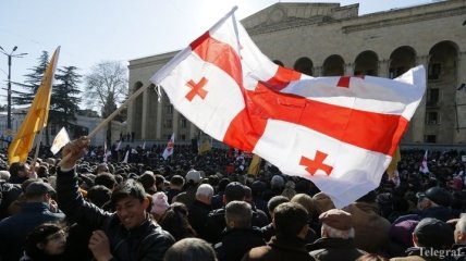 В Грузии тысячи людей вышли на митинг в защиту свободы слова