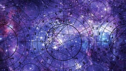 Астрологи озвучили гороскоп для Украины