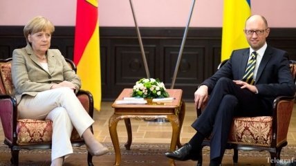 Яценюк встретится с Меркель 8 января