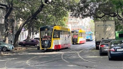 Трамваї на вулицях