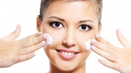 Как правильно наносить питательный крем на кожу лица
