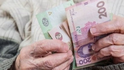 Средний размер пенсии в Украине за год вырос на 437 гривень