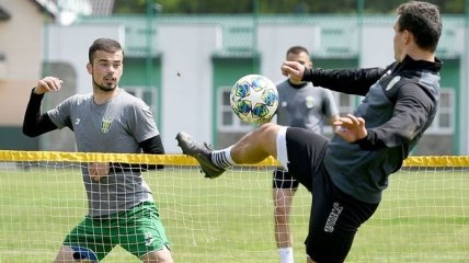 Футболисты Карпат с признаками коронавируса остаются на самоизоляции