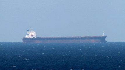 На Сахалине сел на мель танкер с 400 тоннами нефти