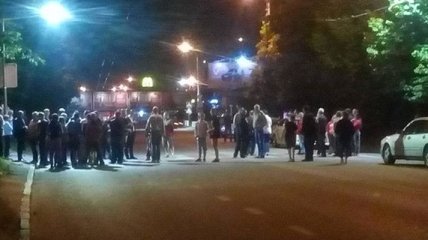 Во Львове ночью мусором перекрывали улицы