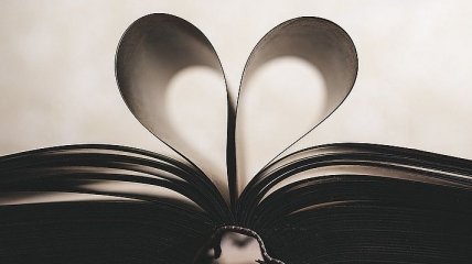 Романтика, нежность и чувства: лучшие любовные романы (Фото)