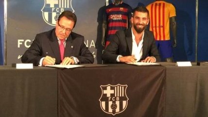 Арда Туран подписал контракт с "Барселоной"