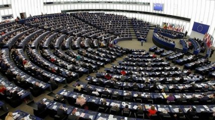 Европарламент грозит Украине "откатом" за неудачи с КСУ и олигархами