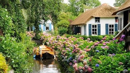 Гитхорн - живописная деревня в Нидерландах, в которой нет дорог (Фото)