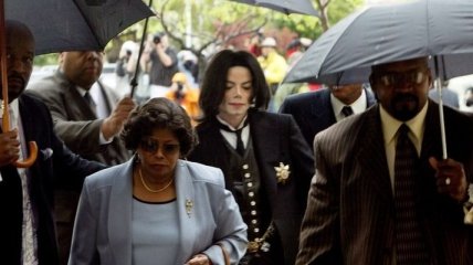 Мама Майкла Джексона объявлена в розыск