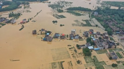 Наводнения в Китае: жертвами стали не менее шести человек