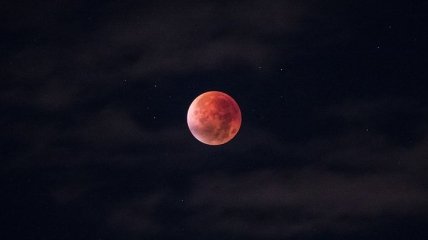 Кровавое лунное затмение: видео для тех, кто не успел посмотреть