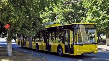 Маршрут київського метро продублює наземний транспорт