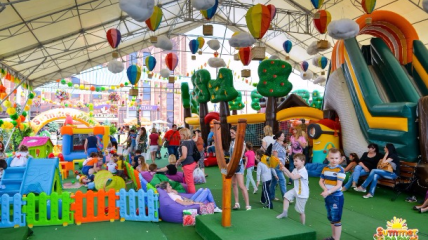 Батутный парк  и цирковые шоу: активные выходные на «Дарынке»