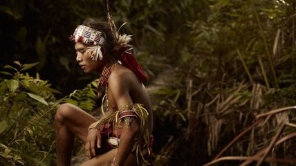 Потрясающие портреты аборигенов архипелага Ментаваи (Фото)